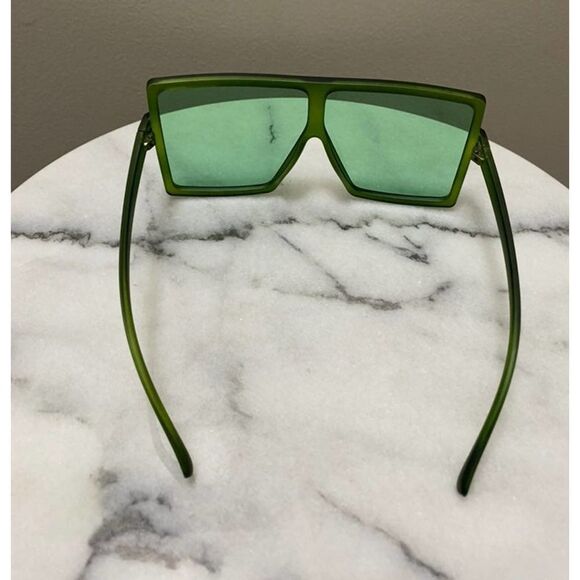 Women's Fashion Sunglasses - Picture 6 of 6